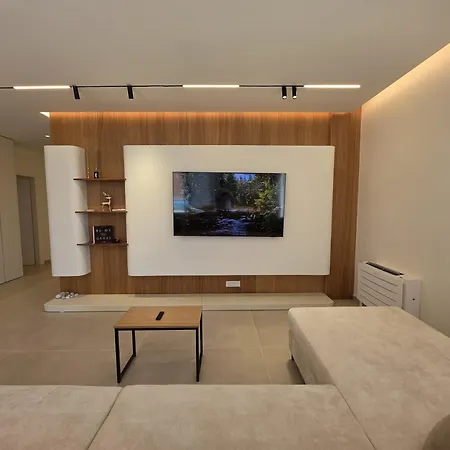 Besa Luxury Penthouse * Vlorë